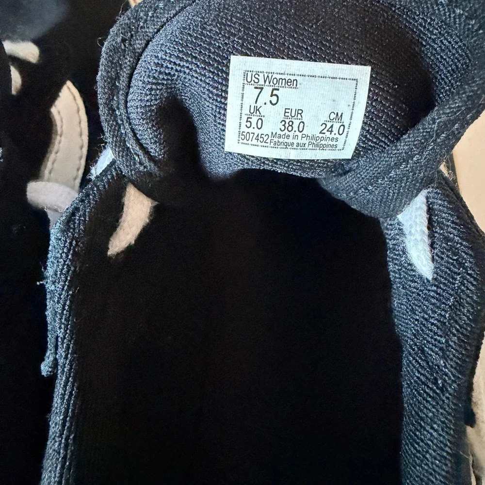 Vans Ward Low Top Sneakers Women 7.5 Black White Canvas Suede Skate Shoes
